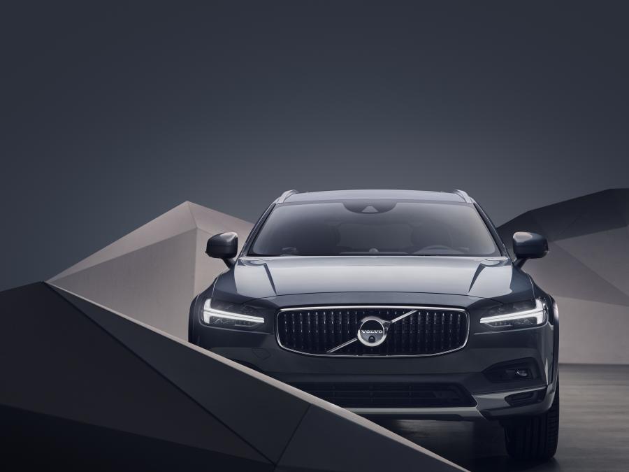  Volvo V90 B6 Cross Country 2020 года  (WW) (фото 7 из 9)